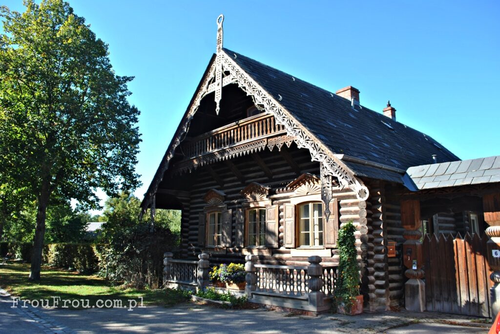Poczdam, dzielnica rosyjska, Alexandrowka, tradycyjny dom drewniany