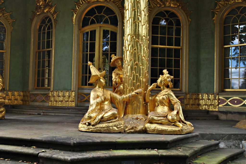 Poczdam, Sanssouci, Chiński Pawilon, złote rzeźby