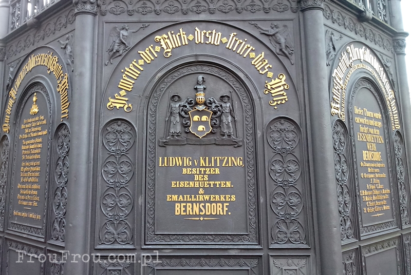 Wieża widokowa w Lobau, tablice pamiątkowe