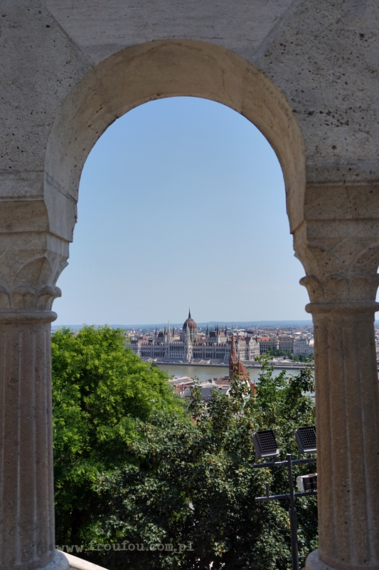Widok na Parlament z Baszty Rybackiej, Budapeszt