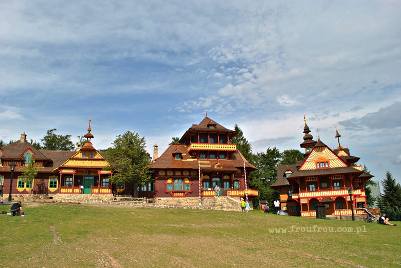 Kompleks schronisk na przełęczy Pustevny