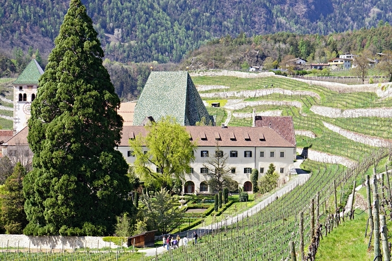 Winnica i klasztor Abbazia di Novacella