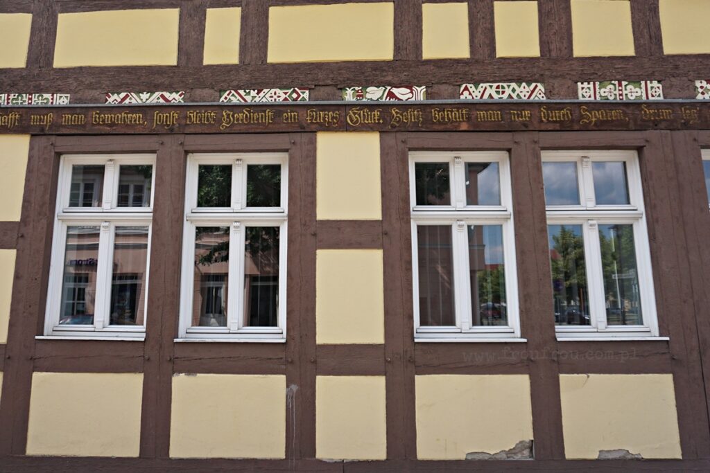 Templin, narożny dom szachulcowy przy Schinkelstraße 