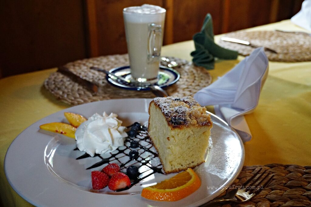 Dom tyrolski - poczęstunek