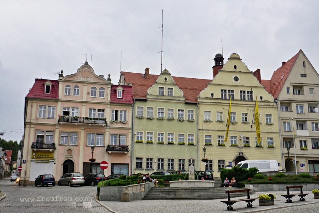 Rynek, pierzeja z ratuszem - Duszniki-Zdrój