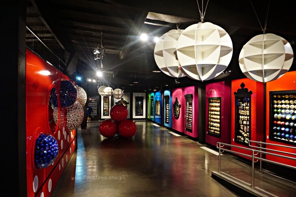 Muzeum Bombki w Miliczu - sala wystawiennicza