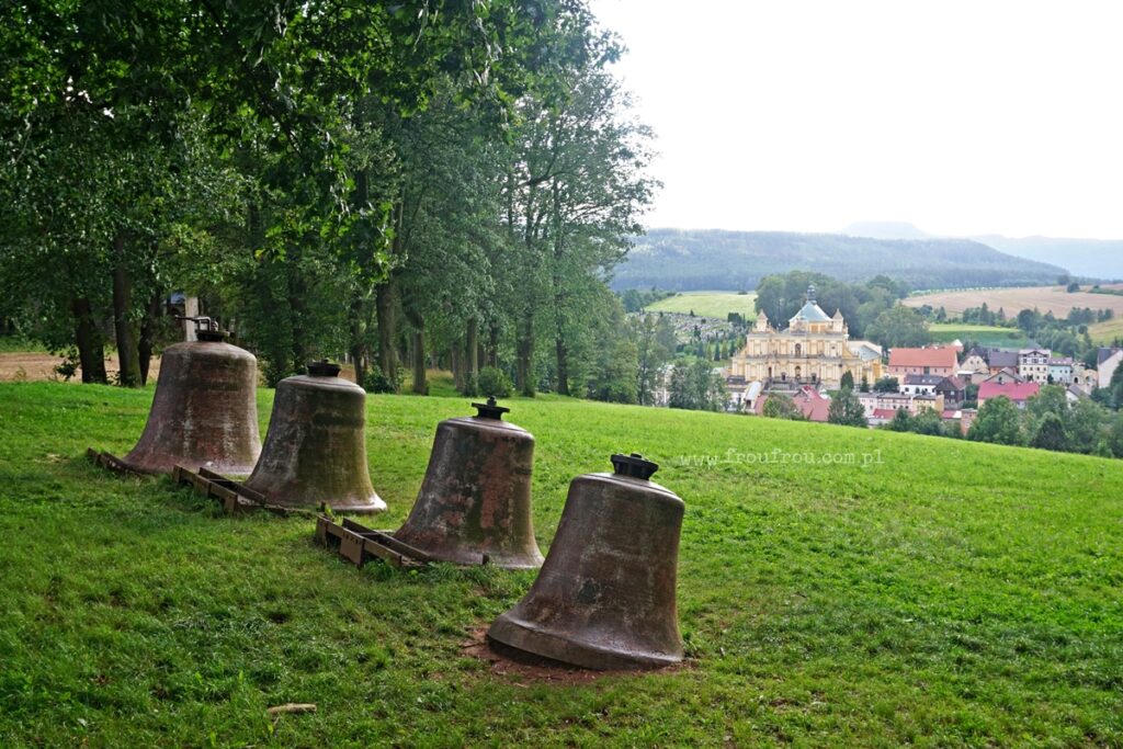 Wambierzyce - cztery milczące dzwony