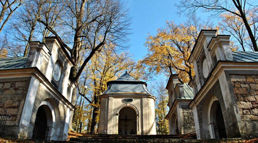 Wambierzyce, kalwaria i jej kaplice