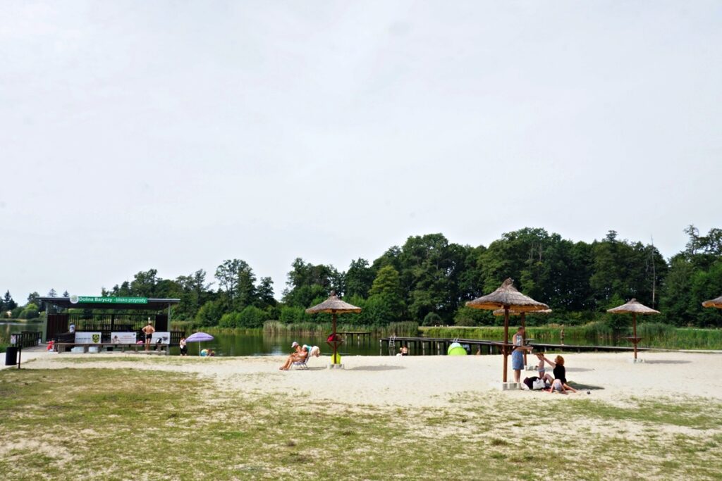 Plaża i staw rekreacyjny w Miliczu