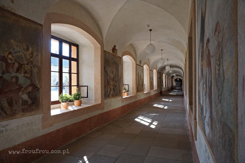 Kuks, freski na korytarzu, Dans macabre