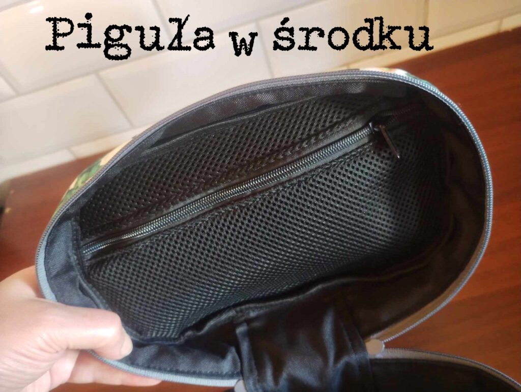 Kosmetyczka podróżna Piguła od środka