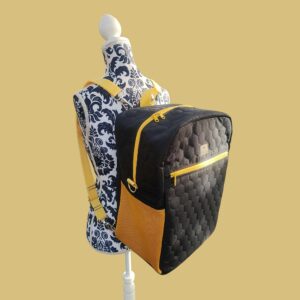 Żółty plecak docelovo